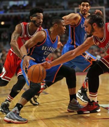 Joakim Noah, Russell Westbrook y Derrick Rose.