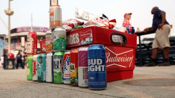 Garth Brooks leaves beer selection at his bar up to “the bosses”