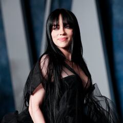 Billie Eilish claps back at critics of her changing style