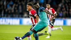 D&aacute;vinson S&aacute;nchez en el partido entre PSV y Tottenham por la tercera fecha de la fase de grupos de Champions League