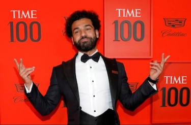 Mohamed Salah posó con Emilia Clarke en una alfombra roja