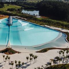 Así va a ser la primera playa de surf tropical de interior del mundo