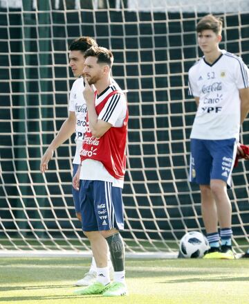 Barcelona 01Junio 2018, Espaa
Previa al Mundial 2018
Entrenamiento de la seleccion Argentina Ciudad Deportiva Joan Gamper, Barcelona.
Lionel Messi de la Seleccion Argentina y Cristian Pavon de la Seleccion Argentina
Foto Ortiz Gustavo
