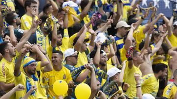 La afición de Las Palmas recoge el guante