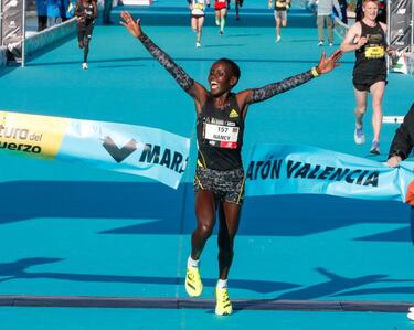 Cherono se quita la espina en Valencia al sprint