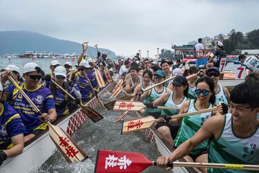 Con motivo de la Fiesta del Bote del Dragón, Nanchang (Jiangxi, China) acogió una competición internacional que reunió a unos 50 equipos nacionales y extranjeros. Numerosos espectadores siguieron con entusiasmo esta tradición con más de dos mil años de historia, centrada en el remo y con los botes decorados con motivos de dragones.
