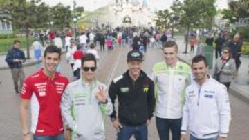 Los pilotos, en Eurodisney.