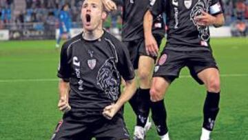<b>LA CLAVE. </b>Toquero celebra el gol que supuso el empate del Athletic.