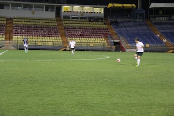 New York Cosmos con el balón