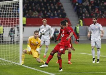 El árbitro Pavel Královec anuló un gol a Fernando Torres.