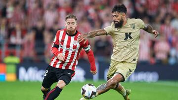 Iker Muniain of Athletic Club and Samu Costa of UD Almeria during the La Liga match between Athletic Club and UD Almeria played at Sam Mames Stadium on September 30, 2022 in Bilbao, Spain. (Photo by Cesar Ortiz / Pressinphoto / Icon Sport)