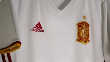 Spain unveil new away strip for World Cup qualification