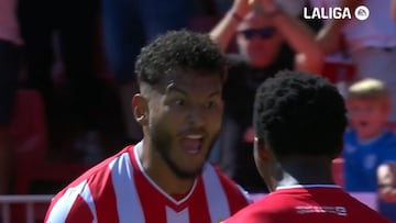 Luis Javier Suárez marca estos tres goles con Almería ante Granada.