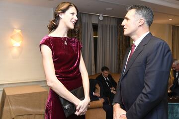 Ruth Beitia charla con Miguel Indurain. 