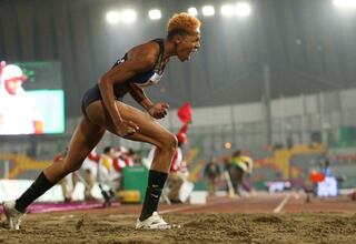 Yulimar salta 15,15, acometida keniana y mínima para Adri Ben