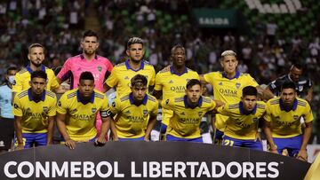 Soccer Football - Copa Libertadores - Group E - Deportivo Cali v Boca Juniors - Estadio Deportivo Cali, Palmira, Colombia - April 5, 2022 Boca Juniors players pose for a team group photo before the match REUTERS/Luisa Gonzalez