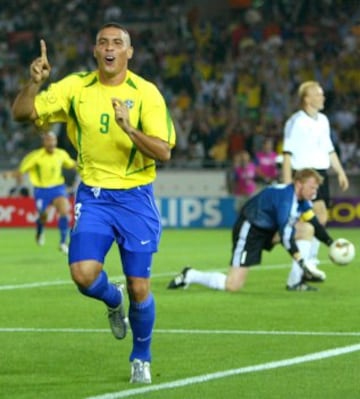 El momento m¨¢s ¨¢lgido de su carrera fue la conquista del Mundial 2002 en Corea y Jap¨®n. El brasile?o anot¨® los dos goles de Brasil en la final para derrotar a Alemania y conquistar su quinta Copa del Mundo.