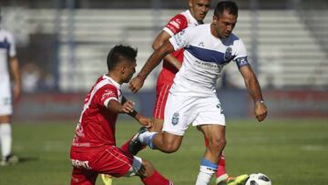 Con dolor, pero también con la tranquilidad de ayudar económicamente con la venta de su pase a Gimnasia, Fabián Rinaudo se despidió del “Lobo”.