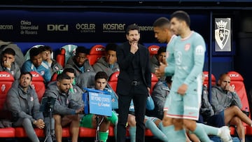 Soccer Football - LaLiga - Osasuna v Atletico Madrid - El Sadar Stadium, Pamplona, Spain - May 15, 2025 Atletico Madrid coach Diego Simeone looks on REUTERS/Vincent West