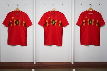 Inspirada en la equipaci¨®n que llevaron en la Eurocopa de 1984.