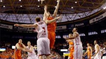 Víctor Claver renueva con el Valencia Basket hasta 2014