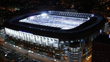 25/01/09 PARTIDO DE PRIMERA DIVISION
REAL MADRID DEPORTIVO DE LA CORUÑA
PANORAMOCA DEL ESTADIO SANTIAGO BERNABEU DE NOCHE VISTA EXTERIOR CHAMARTIN
