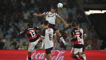 Lanus' midfielder #19 Rodrigo Castillo heads the ball during the Recopa Sudamericana second leg final football match between Brazil's Flamengo and Argentina's Lanus at the Maracana Stadium in Rio de Janeiro, Brazil, on February 26, 2026. (Photo by MAURO PIMENTEL / AFP)