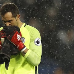Claudio Bravo recibió cuatro goles casi tres años después