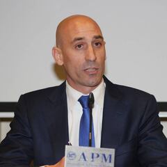 La Federación convoca ayudas por 27'2 M€ para clubes de Segunda B y Tercera