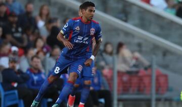 Se enfundó en los colores del AEK Atenas FC de Grecia y actualmente juega con el Newcastle Jets FC de Australia.