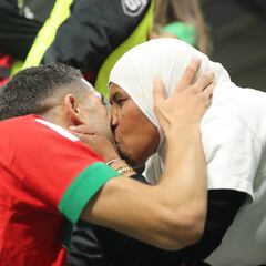 El ataque de la madre de Achraf a Hiba Abouk: “Si mi hijo no hace eso, no podrá deshacerse de esa mujer”