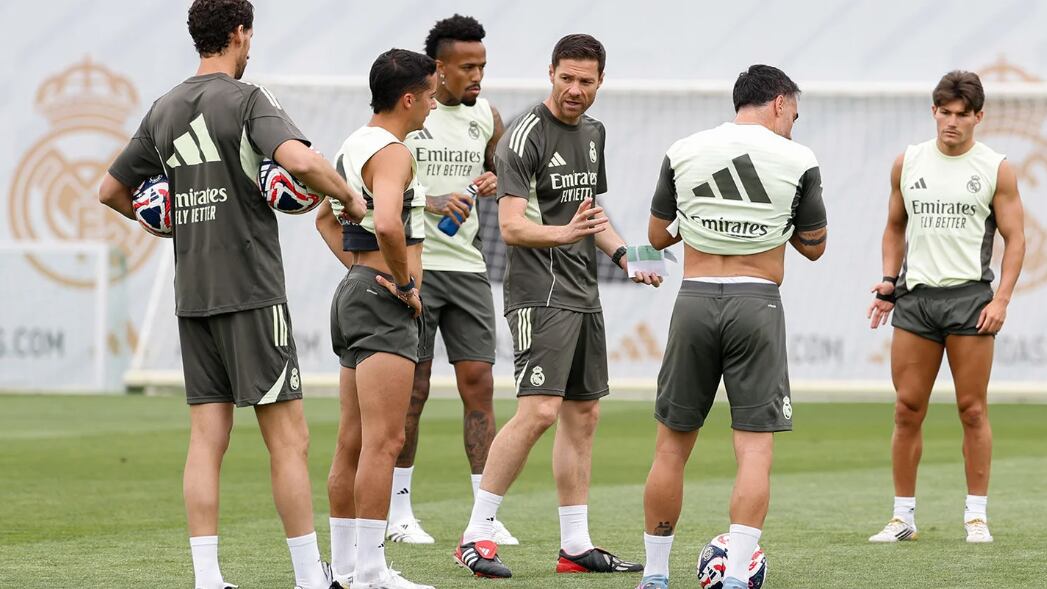 تشابي ألونسو يسجل جميع لاعبي ريال مدريد للموسم الجديد دون استثناء
