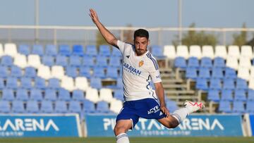 Toni Moya, en el momento del disparo de su golazo de falta.