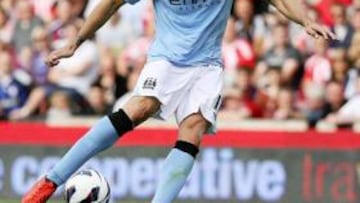 DEBUT CON GOL. Javi Garc¨ªa marc¨® de cabeza el ¨²nico tanto de su equipo contra el Stoke (1-1).
