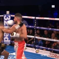 Tenía todo perdido: su rival riéndose de él y a falta de 10" llega el KO