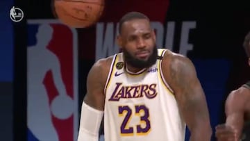 Le hacen una falta a LeBron y le tiran el balón a la cabeza: la reacción se ha hecho viral