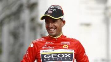 Juanjo Cobo renovó dos años.