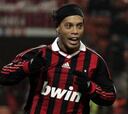 Berlusconi apela a la "magia" de Ronaldinho para la remontada en Manchester