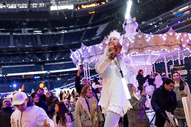 El estadio Santiago Bernabéu acoge la 'Mavidad Bernabeu'. Un envento para toda la familia en el que se puede disfrutar de un buen plan en estas fechas navideñas. En la imagen un momento de la cabalgata.