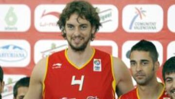 <b>EN MARCHA.</b> La selección de baloncesto se ha presentado esta mañana en Madrid.