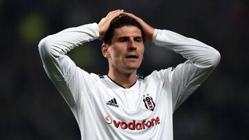 Mario Gómez calls time on Besiktas stint for “politics”