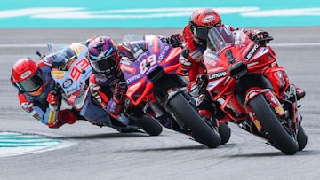 Bagnaia, Martín y Márquez en las primeras vueltas de MotoGP en Malasia.
