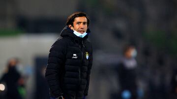 Futbol, Coquimbo Unido vs Magallanes.
Tercera fecha, Campeonato Ascenso 2021.
El entrenador de Magallanes Nicolas Nuñez es fotografiado durante el partido del campeonato de ascenso contra Coquimbo Unido realizado en el Estadio Elias Figueroa de Valparaiso, Chile.
25/04/2021
Raul Zamora/Photosport
Football, Coquimbo Unido vs Magallanes.
Third date, 2021 Promotion Championship.
Magallanes coach Nicolas Nuñez is photographed during the Promotion Championship football match against Coquimbo Unido held at the Elias Figueroa stadium in Valparaiso, Chile.
25/04/2021
Raul Zamora/Photosport