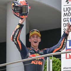 Acosta señala a la televisión de pago como un problema