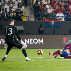 Lunin gana la batalla