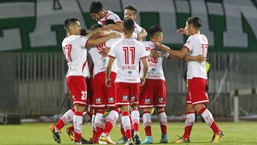 Deportes Valdivia festejando un gol. 