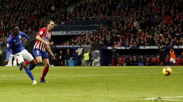 ¡GOL DE IÑAKI WILLIAMS! ¡Rompe en diagonal a la defensa rojiblanca gracias al pase de Muniaín! 