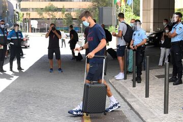 Las caras largas del Barcelona el día después de la goleada