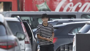 15/07/19
LLEGADA DE LOS JUGADORES INTERNACIONALES A LA CIUDAD DEPORTIVA DEL VALENCIA CF
KANGIN LEE