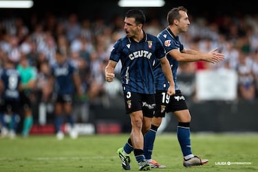 El zaguero del equipo ceutí hizo un buen partido en líneas generales, aunque el festival de goles pueda parecer que no. Además, marcó un gol que permitió a su equipo sumar un punto.